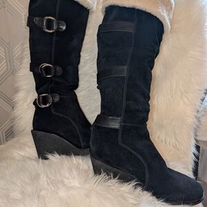 Elegant Black Heeled Boots with Buckle Detail